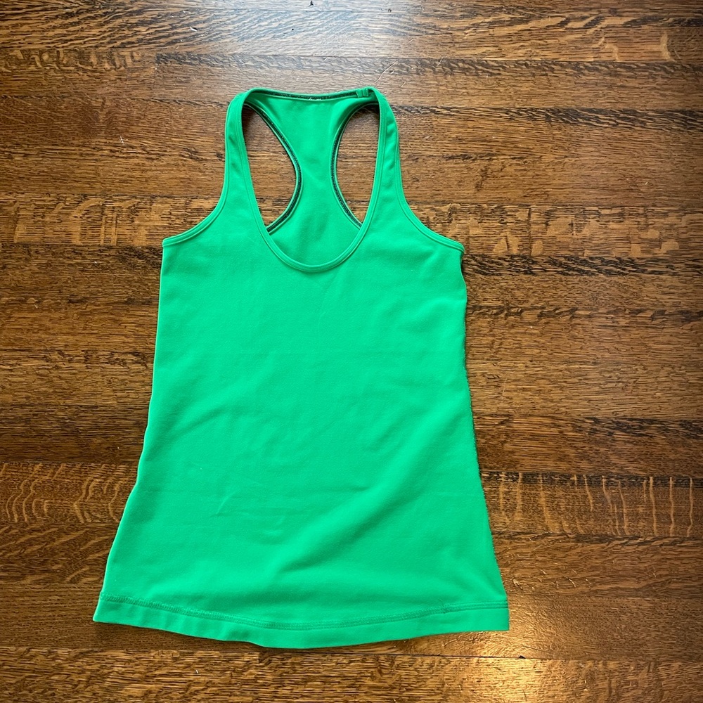 green lululemon tank